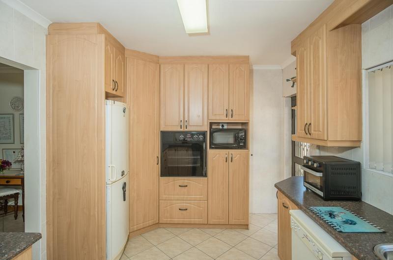 3 Bedroom Property for Sale in Meadowridge Western Cape